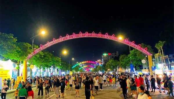 Cấp đèn âm sàn tại đường Hồ Tùng Mậu Vinh cho công ty Vinh Thăng