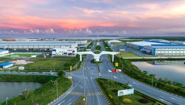 Sản xuất và cung cấp thiết bị chiếu sáng cho Khu kinh tế Đình Vũ – Cát Hải