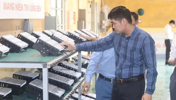 Dự án cấp đèn và cột đèn cho nhà thầu Minh Thành - Quảng Ninh