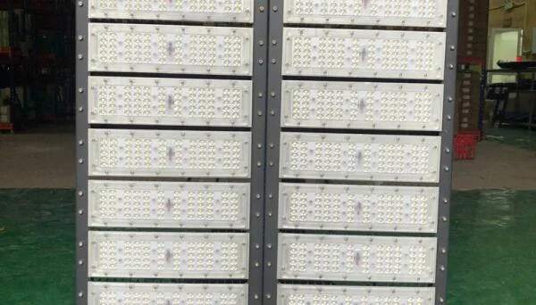 HALEDCO cấp đèn pha Module 1000W cho Công ty PNEC