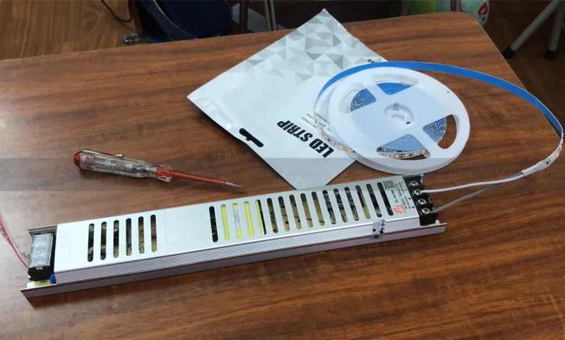 Đấu nối dây LED với dây đầu ra nguồn 12v