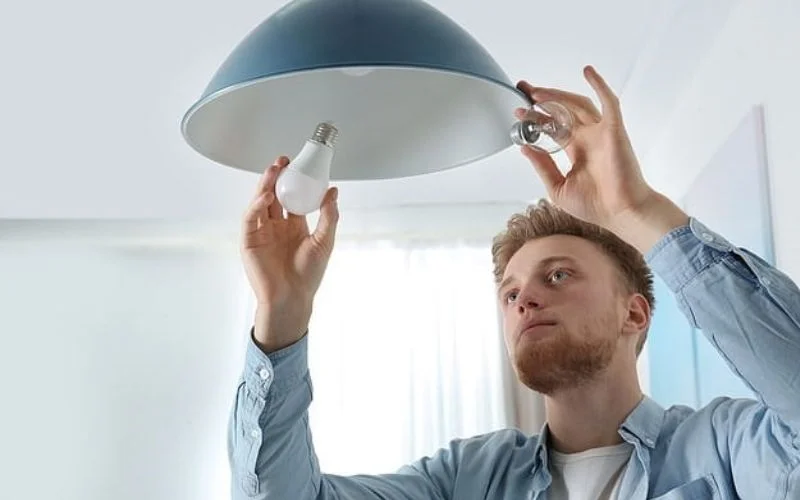 Dấu hiệu nhận biết đèn LED đang suy giảm tuổi thọ