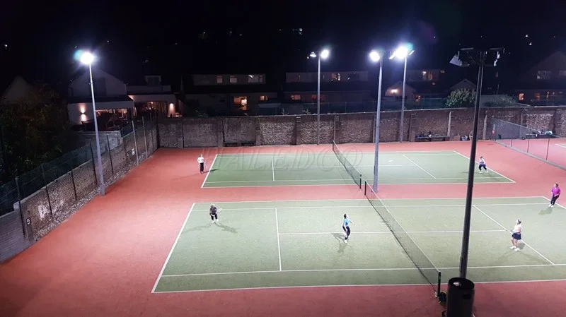 Trường hợp 1: Sân ngoài trời