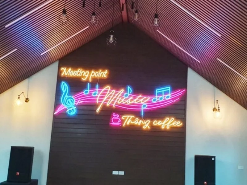 Dây LED neon RGB trang trí quán cafe góc check-in