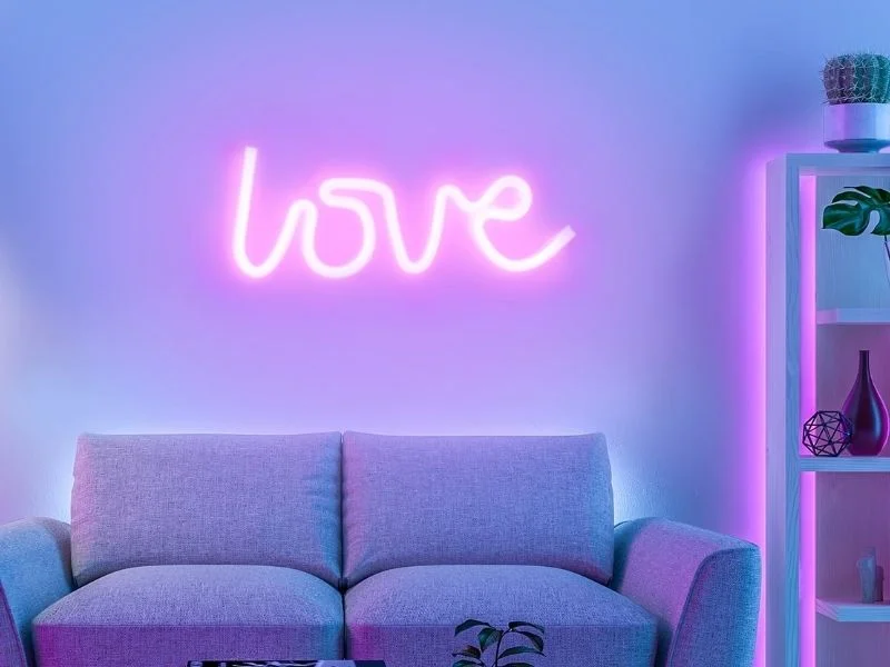 Dây LED neon uốn chữ trang trí phòng ngủ hiện đại