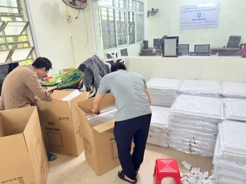 Đèn LED panel light HALEDCO đáp ứng số lượng lớn cho dự án