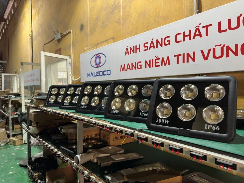 Kết cấu đèn chắc chắn, bền bỉ