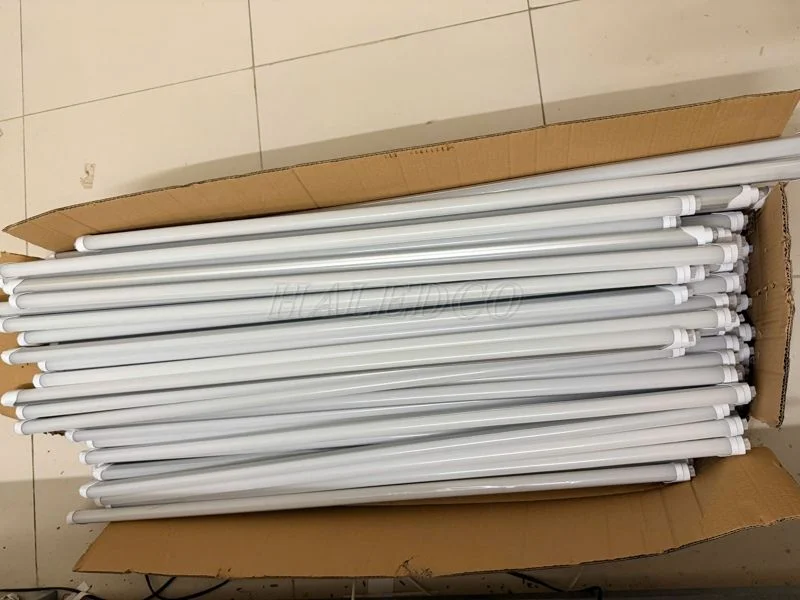 Hoàn thiện đèn tuýp LED 1m2 cho nhà máy Samsung Thái Nguyên