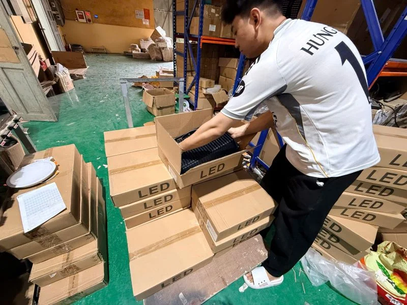 Kiểm tra chi tiết trước khi đóng gói