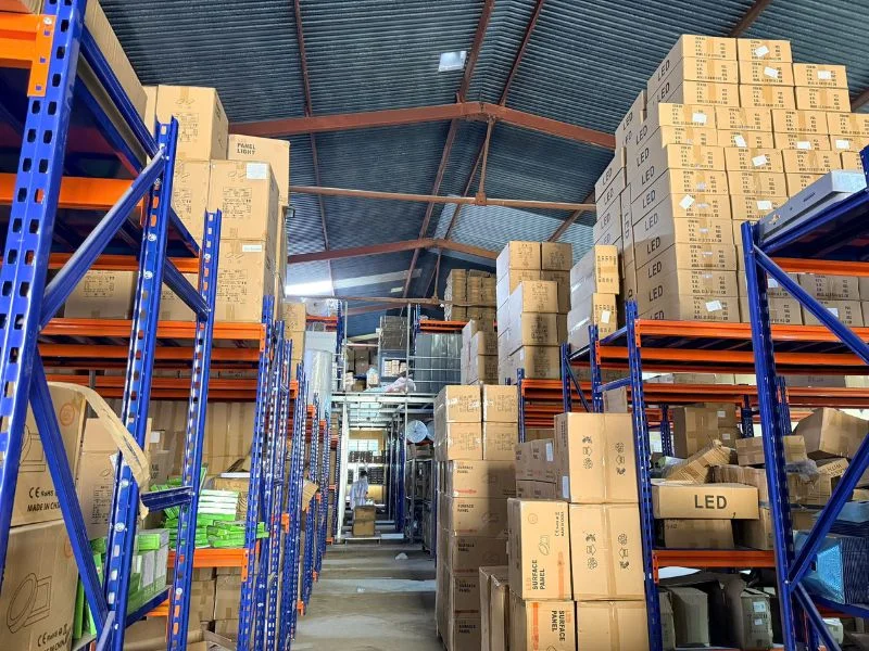 Kho lưu trữ linh kiện gọn gàng