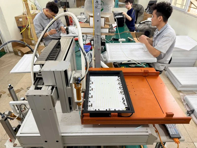 Máy bắn keo tối ưu hóa quy trình sản xuất