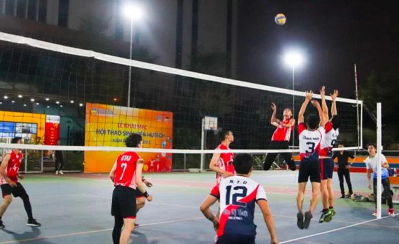 Đèn pha 150w chiếu sáng sân bóng chuyền nhỏ