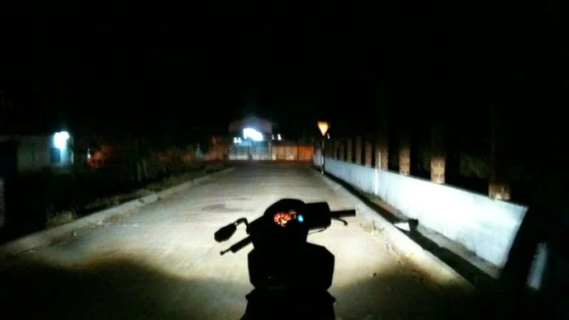 Đèn pha LED xe máy chiếu rọi rất xa