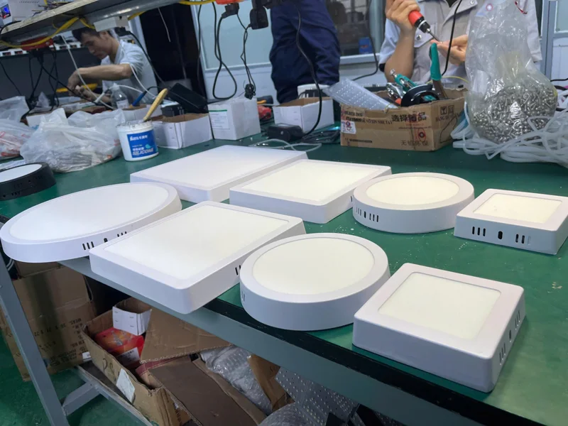 Các kiểu dáng đèn ốp trần ban công bán chạy tại HALEDCO
