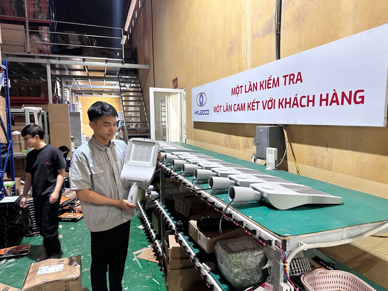 Kiểm soát chất lượng đèn tại nhà máy HALEDCO