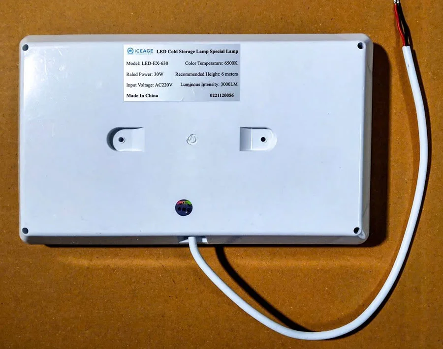 Mặt sau đèn LED kho lạnh HLCS06.1-20W