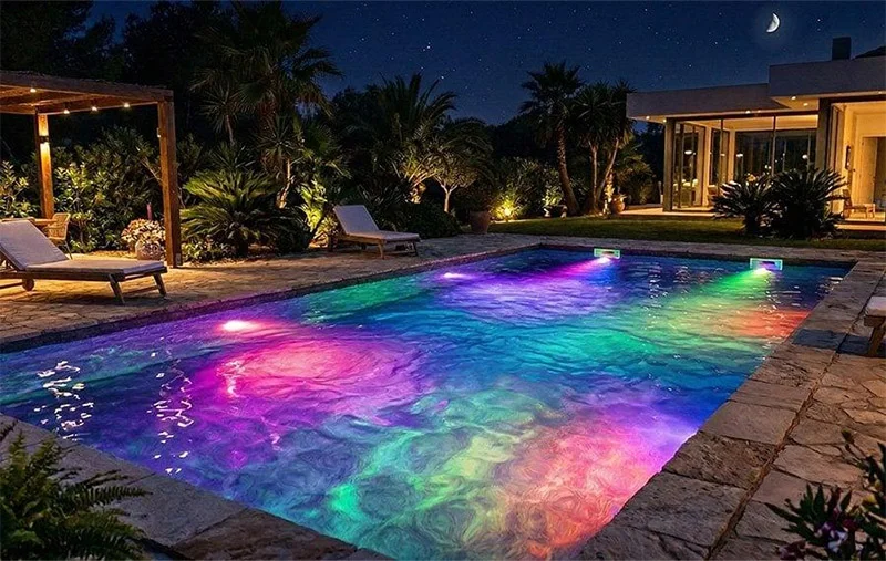 Lợi ích của đèn hồ bơi thông minh