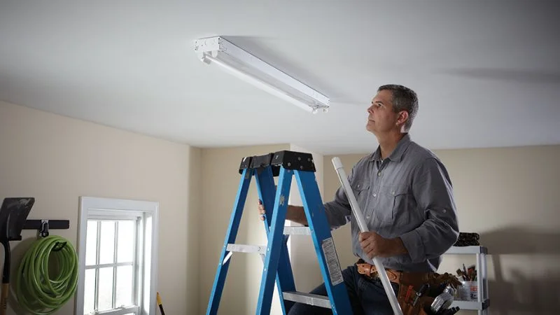 Cách lắp bóng tuýp LED phòng khách đơn giản
