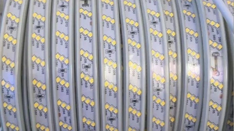 Cuộn dây đèn LED 100m 2853 3 hàng bóng