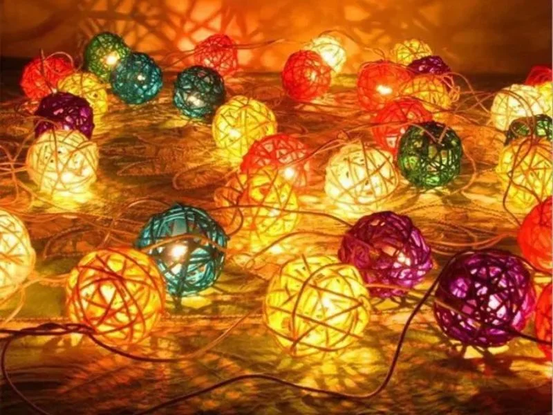 Dây đèn LED quả cầu mây nhiều màu