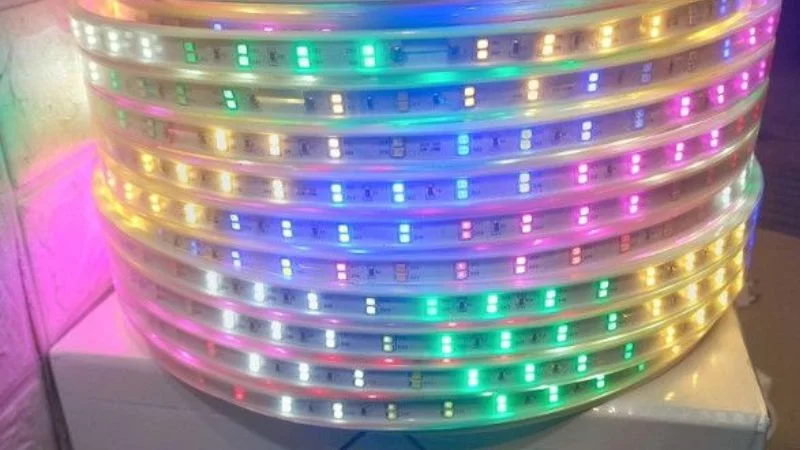 Đèn LED dây 2 mắt đa sắc RGB dùng trong trang trí