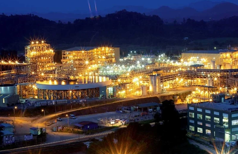 Đèn pha 300w chiếu sáng nhà máy chế biến khoáng sản