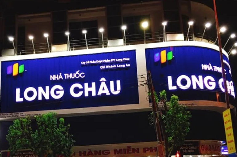 den-pha-chieu-sang-bien-quang-cao