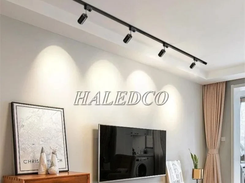 Đèn rọi ray phòng khách