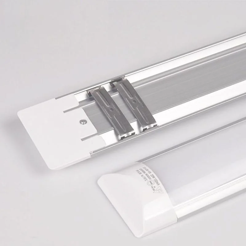 Đèn tuýp LED 3 màu bán nguyệt