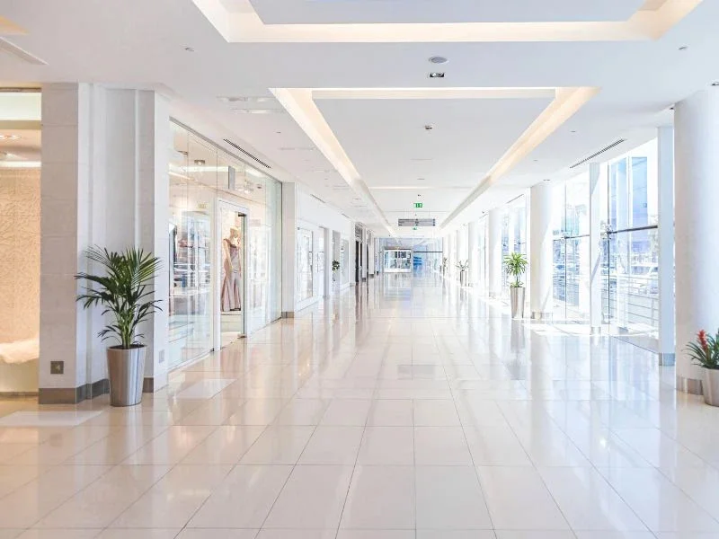 Sử dụng đèn âm trần 12w chiếu sáng trung tâm thương mại